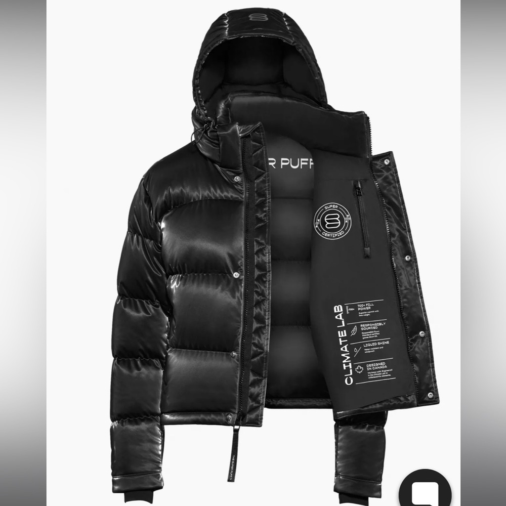 Aritzia The Super Puff Shorty Cropped puffer jacket black liquid shine